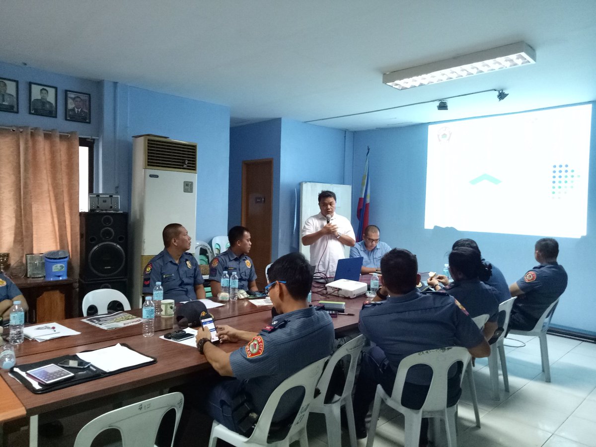 CCPOHQS's tweet photo. Mr.Elmer Canque from #cubeworks presents clearly & informatively re Document Management System to CCPO @pnpdpcr @pro7official @cubeworksPH https://t.co/VcxWzFpzzI