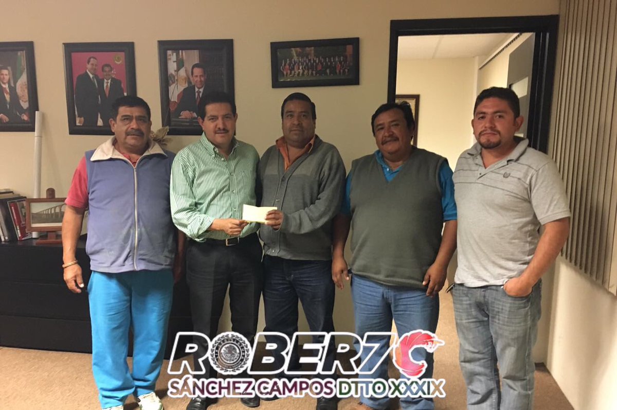 RobertoSC2018's tweet photo. Entregue #ApoyosEconomicos a los vecinos de #Chipiltepec y #Acolman. Gracias por la confianza @LegisMex #RobertoSiempreContigo https://t.co/cTPc9YGqEQ