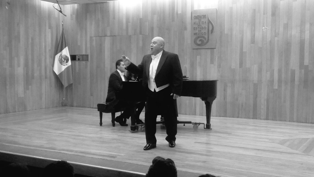COMEM (@oficialcomem) on Twitter photo A la altura d los grandes cantantes Noé Colín, bajo. Nos ofrece un magno concierto en el #XXVAniversario d @COMEM_ <a href="/CulturaEdomex/">Secretaría de Cultura y Turismo</a> A la altura d los grandes cantantes Noé Colín, bajo. Nos ofrece un magno concierto en el #XXVAniversario d @COMEM_ <a href="/CulturaEdomex/">Secretaría de Cultura y Turismo</a>