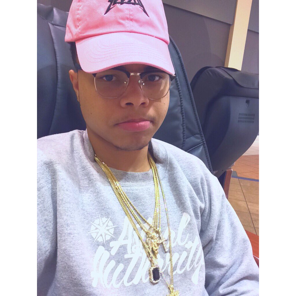 Mani48k's tweet photo. make sure you go checkout my new song GRAB THE L! https://t.co/sT8dSCKNUM https://t.co/1qQu17c82n
