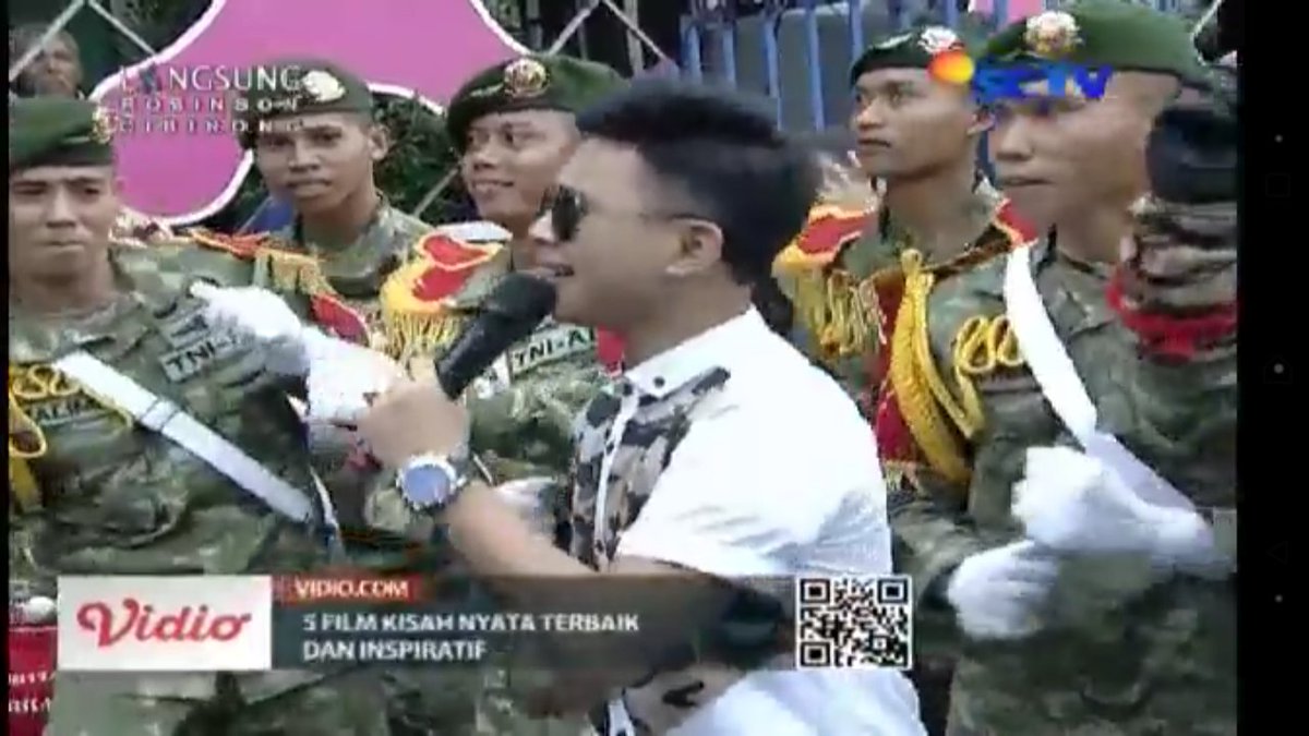 Yukk goyang bersama dde <a href="/DA3_Rafly/">Muh.Rafly Heriawan</a> &amp; bapak TNI 7 kata cinta di 
RAFLY AT INBOX