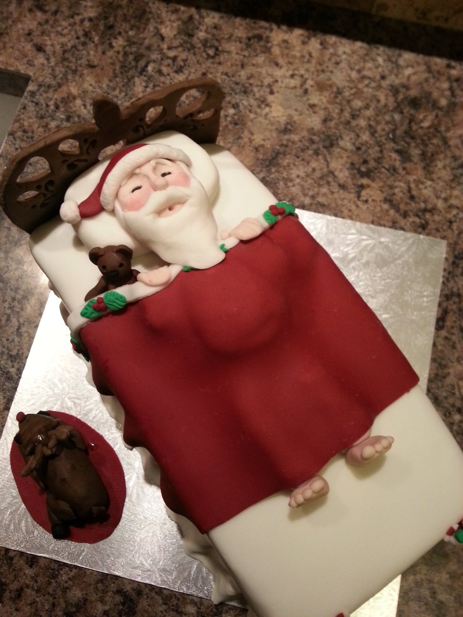 Denisecobby21's tweet image. Santa  cake by kayla mae cobby @KaylasCakesUk #christmas #cakedesign #cake #santa #rudolph