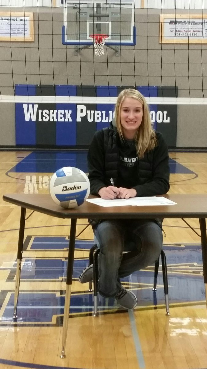 UMary_VB's tweet photo. Welcome to our family Morgan Schnabel! An outside hitter from Lehr, ND. #UMVB #MarauderFamily #BleedBlue https://t.co/pAbANJQwu6