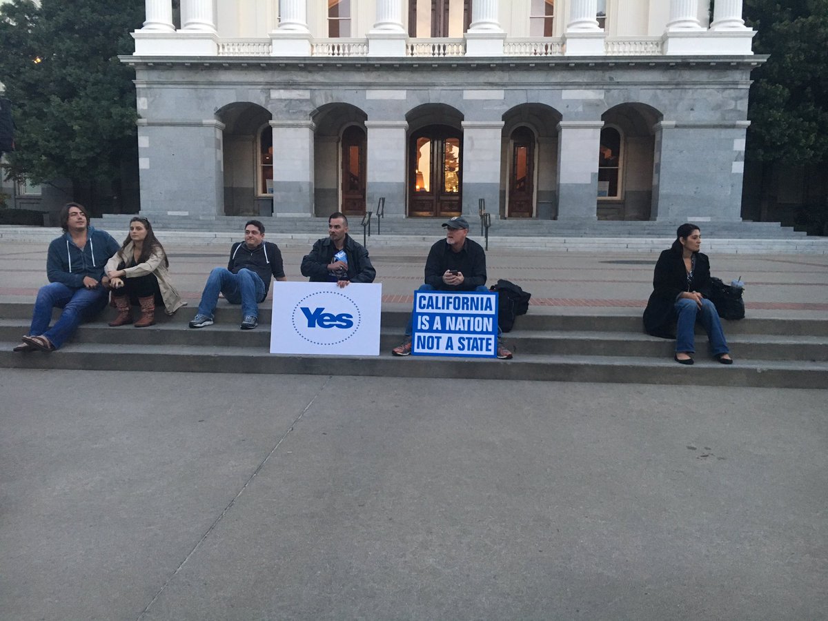 Members of the Yes California group protest at the state Capitol on Nov. 9. (Sophia Bollag / Los Angeles Times)