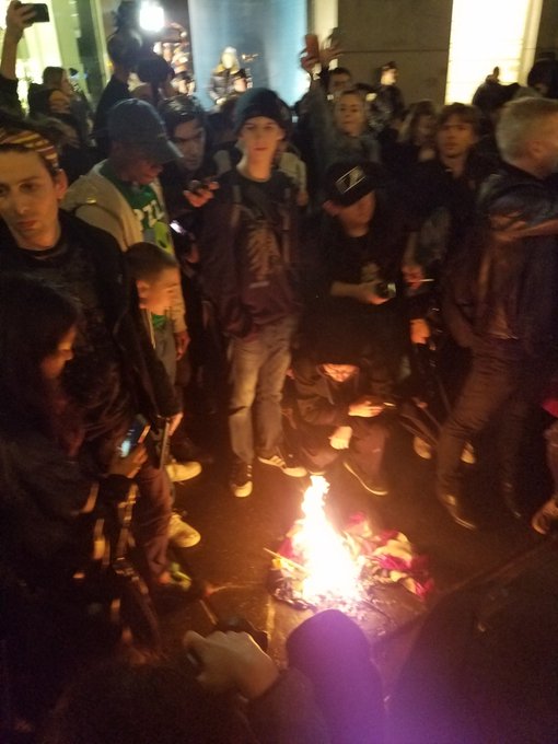 View image on Twitter