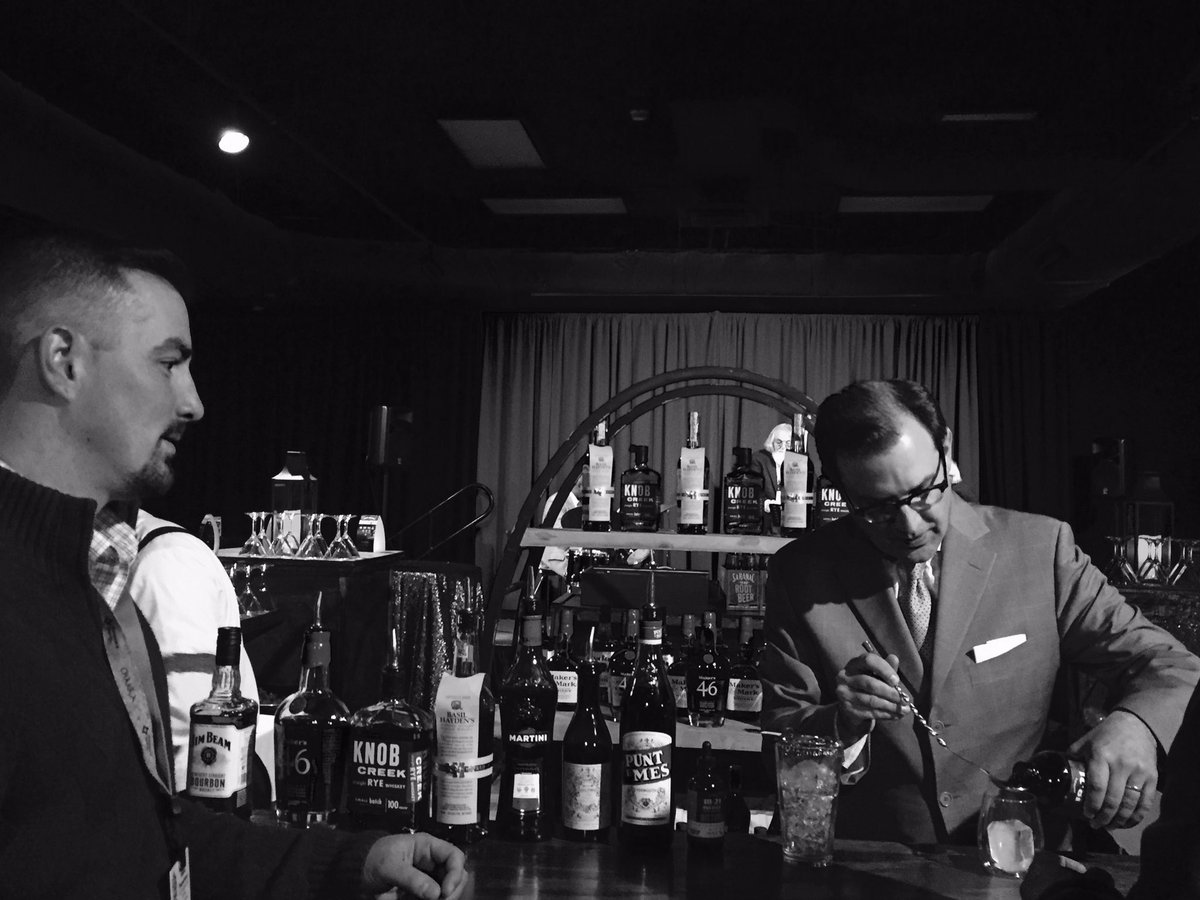 Sdehaven486's tweet photo. Speakeasy bar #DNFBS https://t.co/uTO4qM4wrP