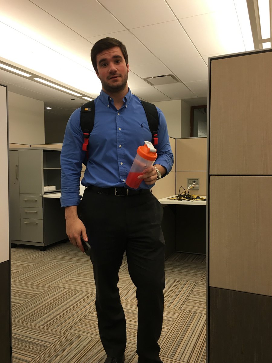 sammy_markland's tweet photo. @JacobLensing  getting pumped for our after work gym sesh tonight #ftifit #2pointer https://t.co/ZzAMn0mjKP
