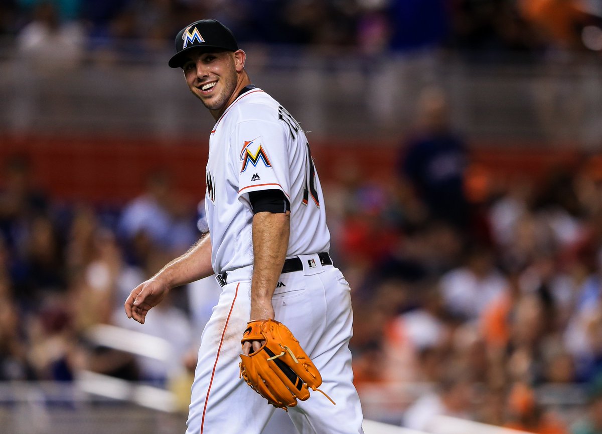 MLBNetwork's tweet photo. The late Jose Fernandez is the recipient of the NL Comeback Player Award. #PlayersChoiceAwards16 https://t.co/X3wQJL7qum
