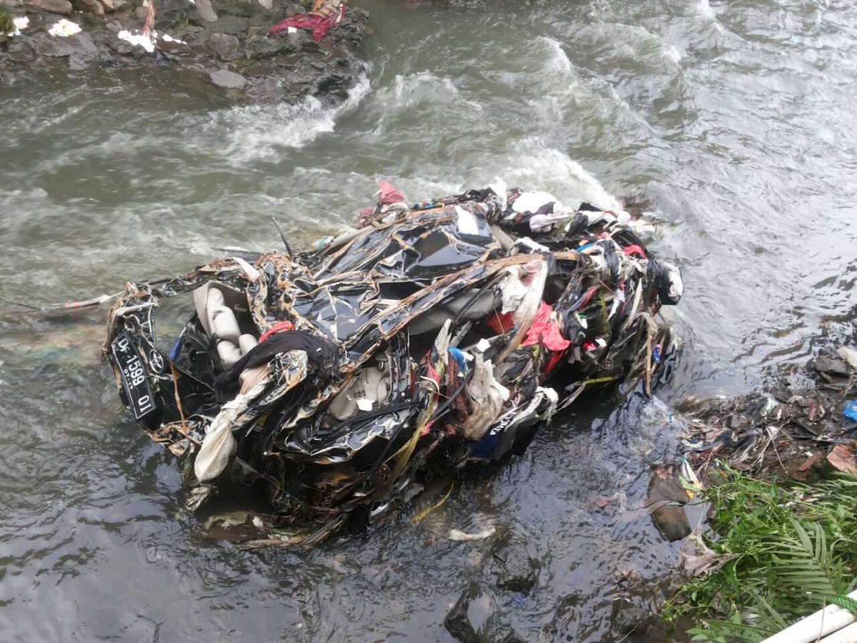 legendkillller's tweet image. Wargi2 nu saroleh barageur mhn dipahami,messagenya lbh jelask kali ini : jangan nyampah sembarangan haturnuhun