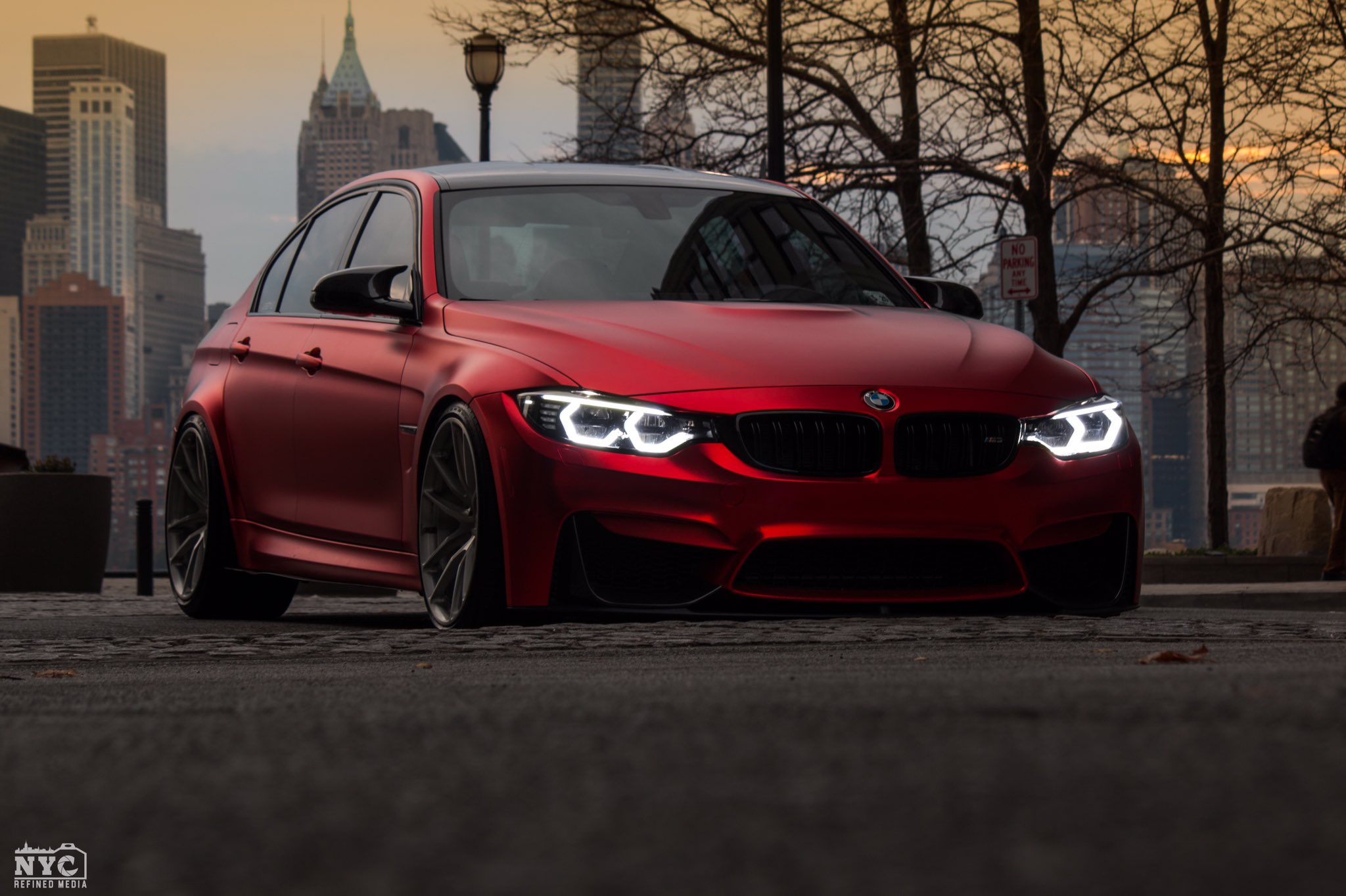 BMW m4 красная