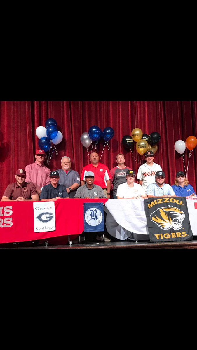 brandoncpruitt's tweet photo. It's official!! ⚾️📝 https://t.co/kMr163ZFB7