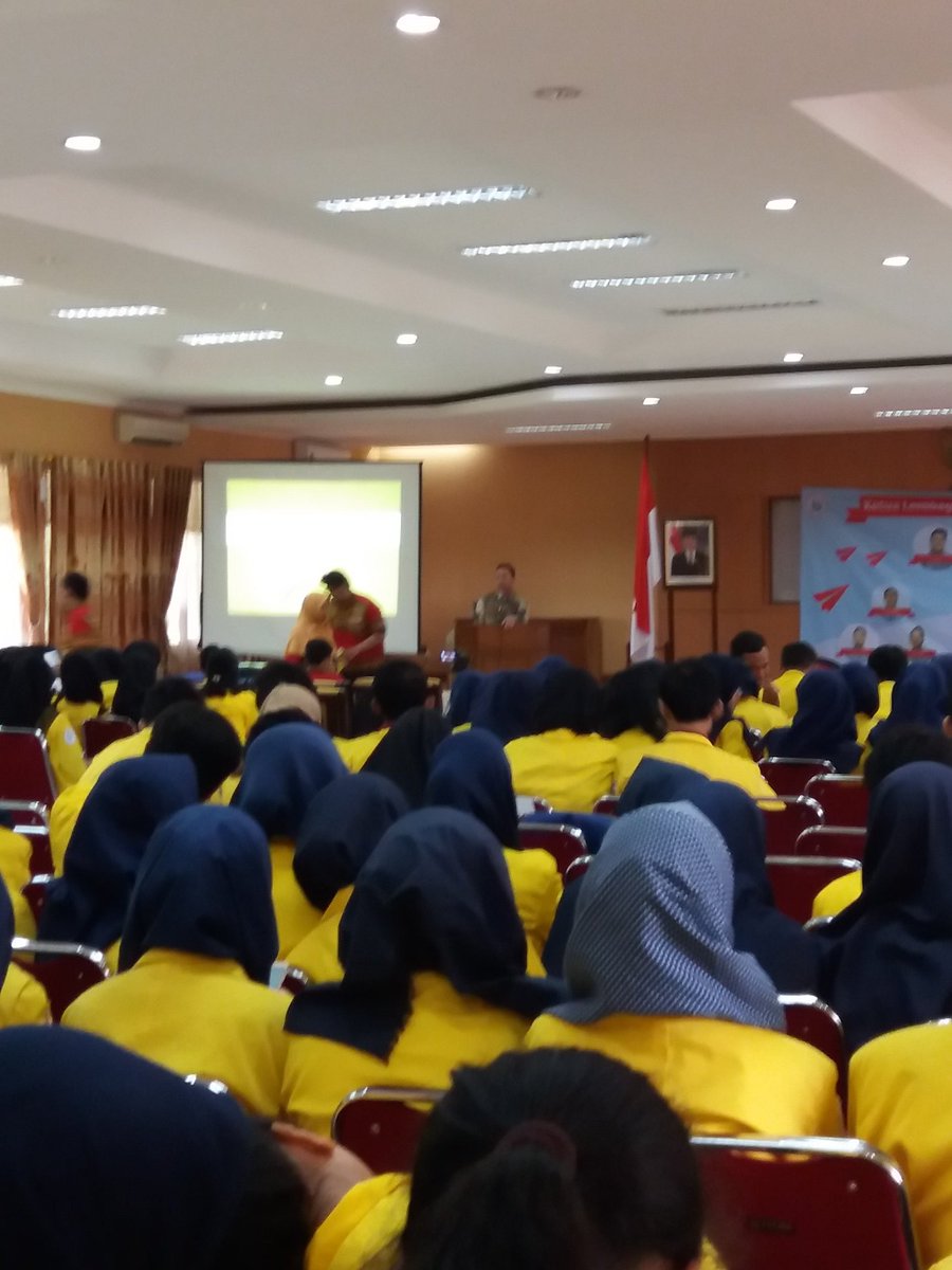 [ LIVE REPORT ]

Suasana Pelantikan Lembaga Formal di Gedung Q, PNJ