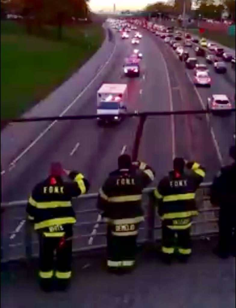 NYPDCT's tweet photo. Thank you, @FDNY for the moving tribute to Sgt. Tuozzolo. #MournTogether #NYPD #FDNY https://t.co/bum5xu9YmL