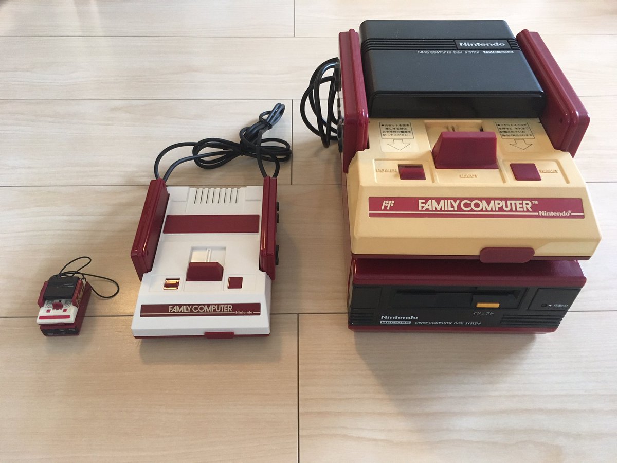 しおやてるこ בטוויטר ニンテンドークラシックミニ ファミリーコンピュータ届いた ウチにあるファミコンと大きさ比べしてみた コントローラが 小さいのでアクションゲームのプレイにはちょっとキツイのかしら 収録タイトルの わかってる感 すごい 週末遊んでみまー しおやてるこ בטוויטר ニンテンドークラシックミニ ファミリーコンピュータ届いた ウチにあるファミコンと大きさ比べしてみた コントローラが 小さいのでアクションゲームのプレイにはちょっとキツイのかしら 収録タイトルの わかってる感 すごい 週末遊んでみまー