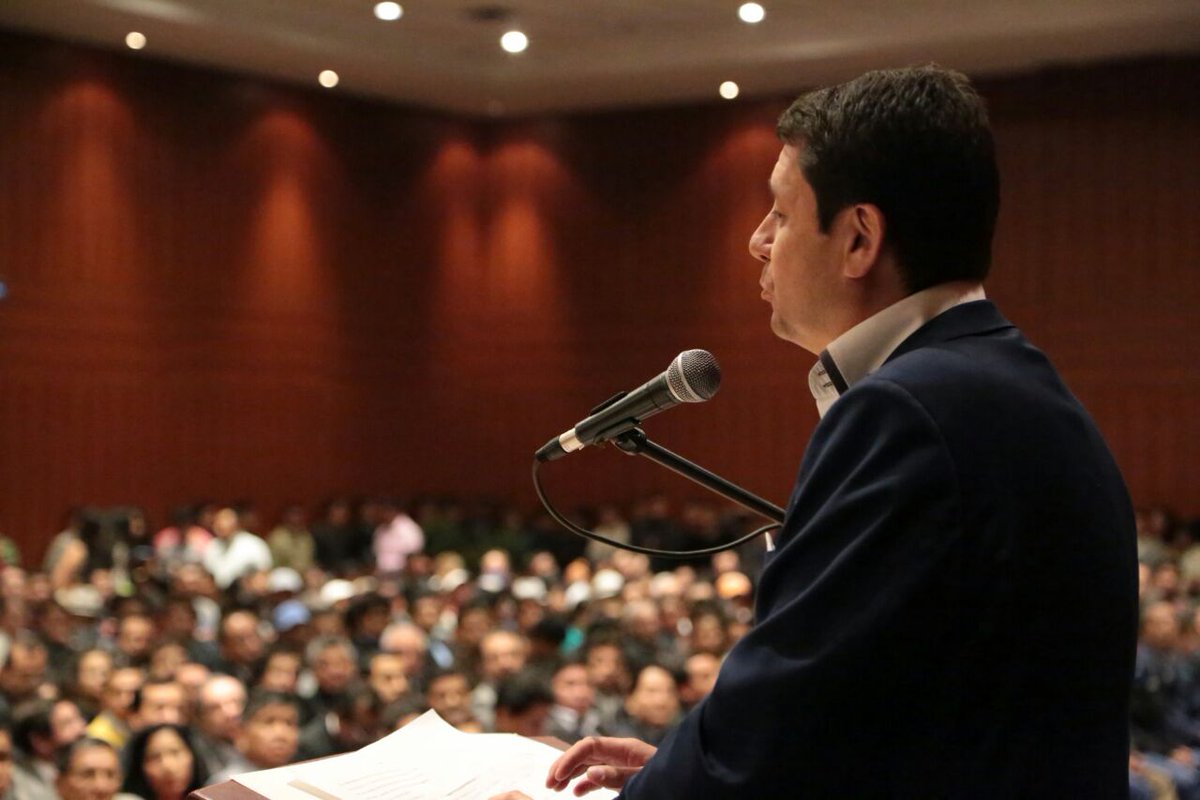 No podía olvidarme de saludar a todos los trabajadores eléctricos del #Ecuador que son los verdaderos protagonistas de esta transformación..