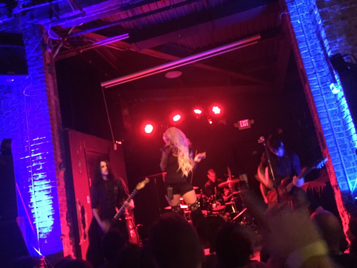 iogband's tweet photo. @stitchedupheart @voltageLounge with #illusionsog #toilrecords https://t.co/0hB8J0g5Zx