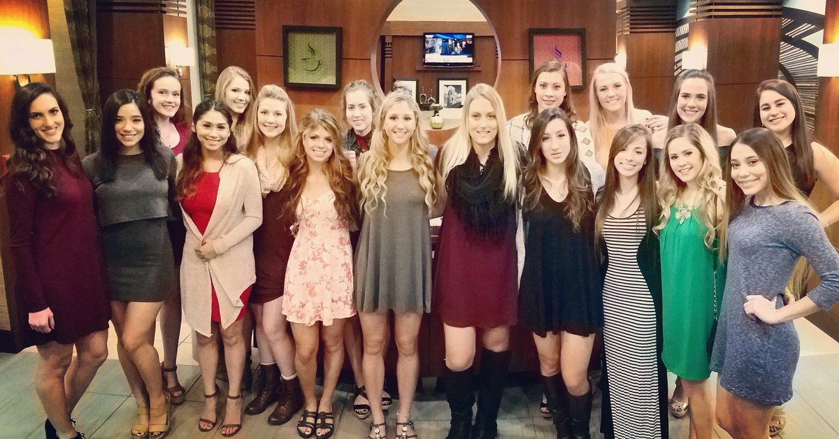 Redhawks_Vball's tweet photo. Headed to the Cal Pac Conference Banquet. If there was a cutest team in the conference award...
#hailredhawks #weareredhawks https://t.co/0e4NNsoWch
