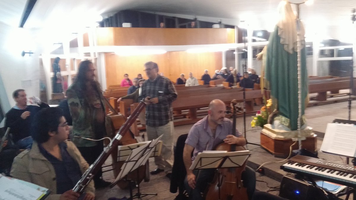 divertimentomx's tweet photo. La emoción del ensayo general, ya listos @mariomacin @FomentoMusical @CENTROLIBANESAC @DFGuia @e_musicarte https://t.co/KjDdGI437e