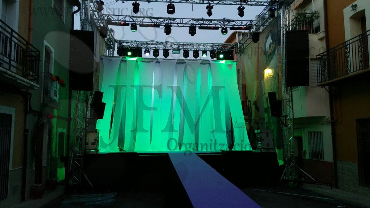 jfmorganitzacio's tweet photo. El equipo de producción y diseño de JFM se encarga de escuchar las ideas del cliente,asesorar y producir todo tipo de decorados. https://t.co/hPht6zGWGd