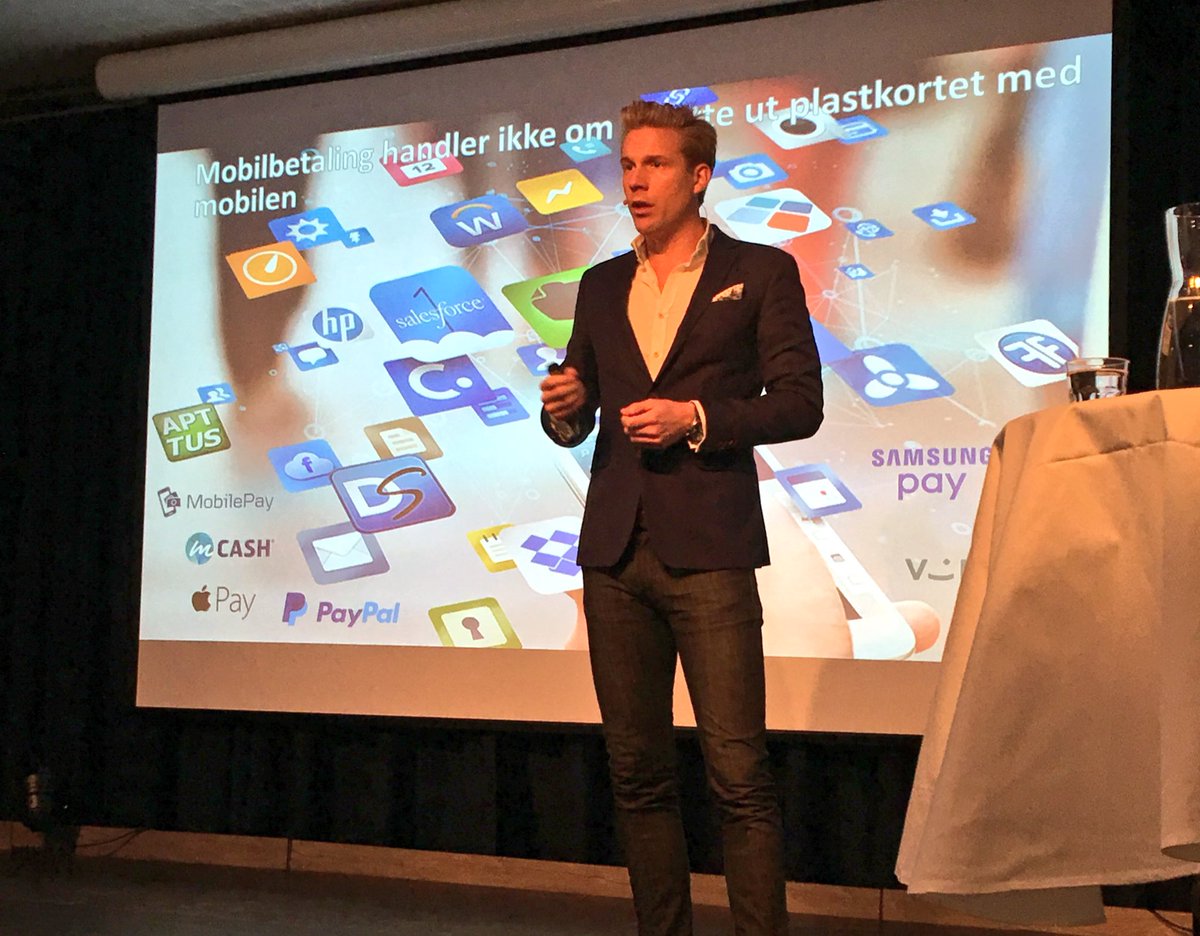 frkVivi's tweet image. Mobilbetaling handler ikke om å bytte ut plastkortet med mobilen. @hernaes på #DNfintech Så rett, så rett. Utviklingen skjer raskt.