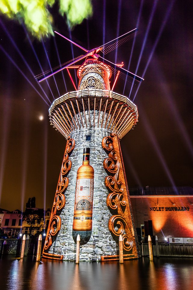 TBAplc's tweet photo. Windmills into winners. @TBAplc awarded best use of projection mapping at #etawards16 for our work with @NOLETSGins #proost325 #eventprofs https://t.co/oL8O1CUU1T
