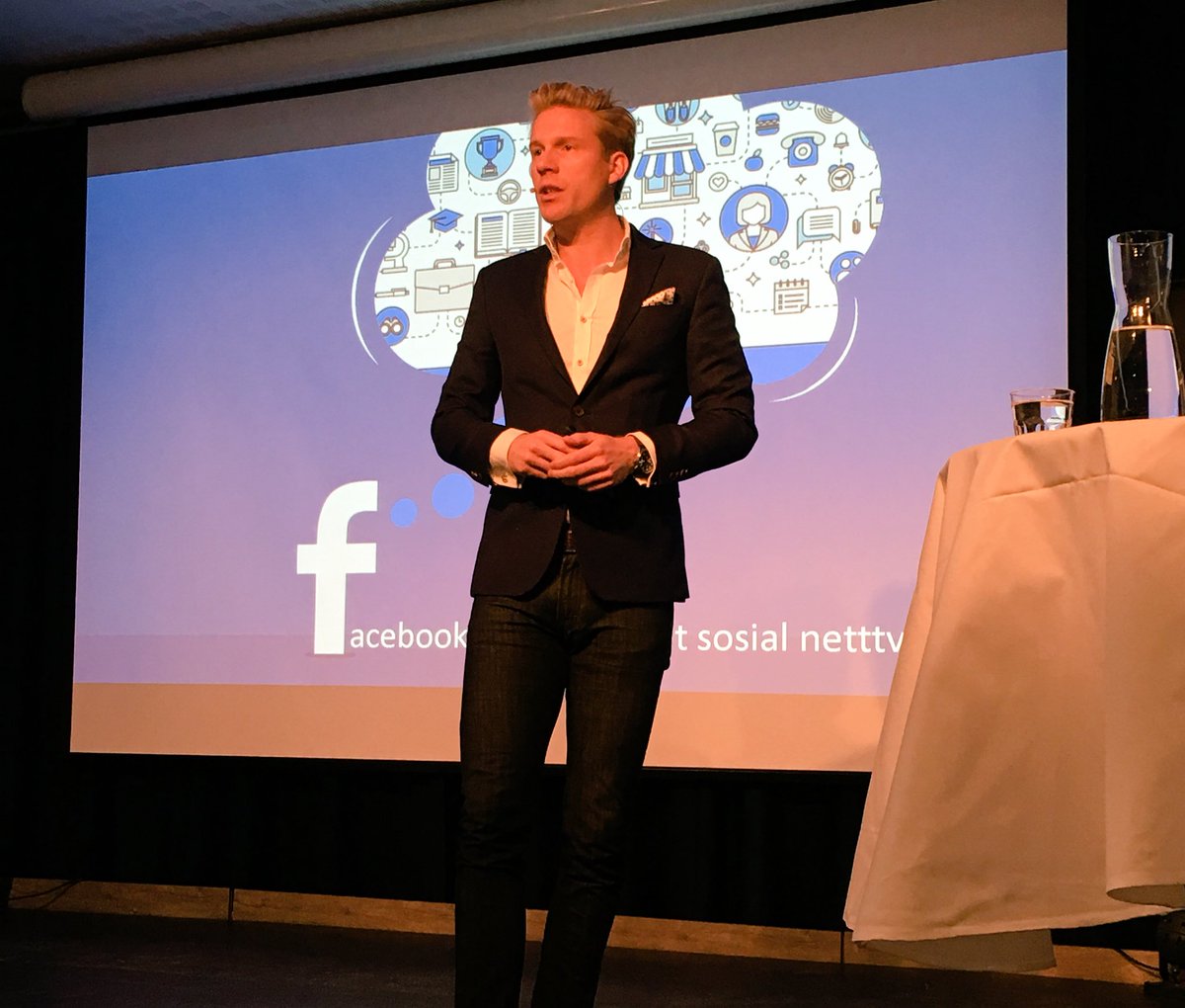 frkVivi's tweet image. Facebook er ikke bare et sosialt nettverk. De vil utfordre oss, vi må ta d på alvor. TAKK @hernaes #DNFintech #Fintech