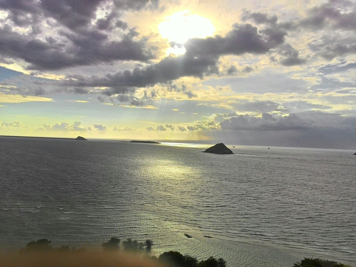BackpackerLover's tweet photo. Menunggu sunset di pulau kenawa..yuks barengan sini https://t.co/hmyYisI0O0