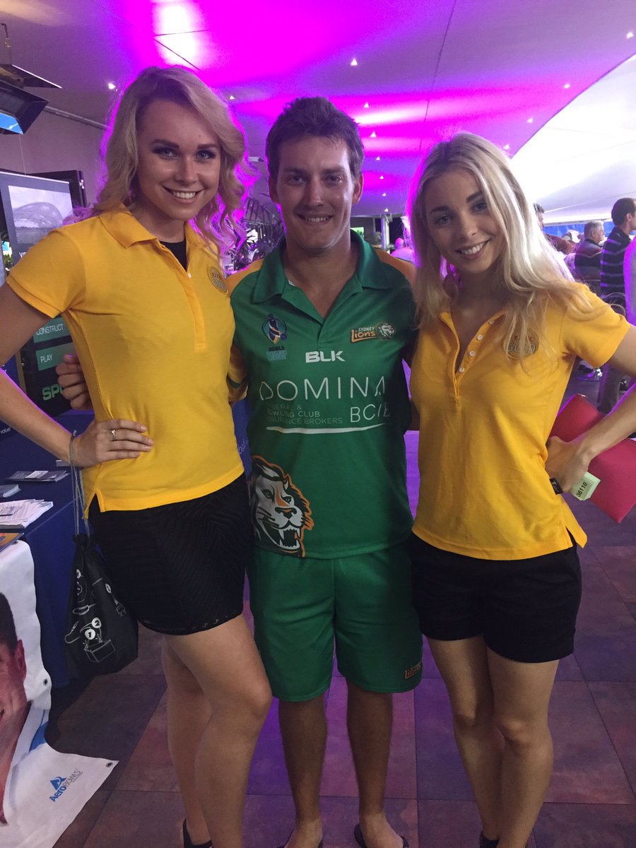 #BPL04 
<a href="/BowlsAustralia/">Bowls Australia</a>            Everyone wants a photo with our boy Benny!!
Go the Lions