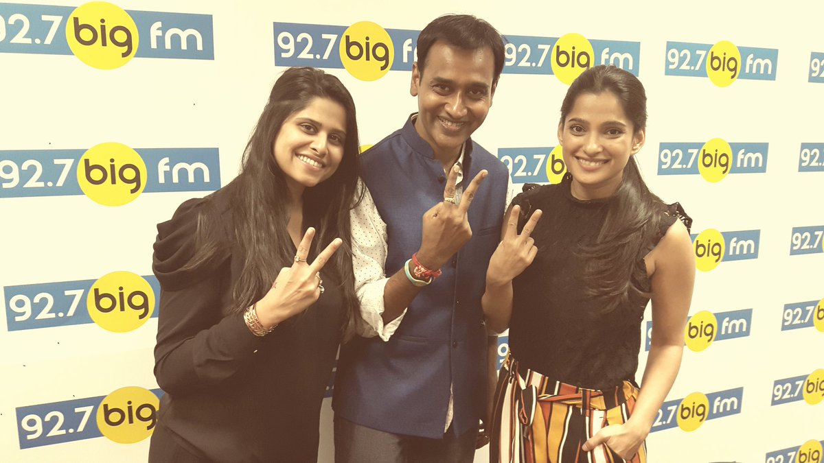 RJDILIP's tweet photo. This sunday on Masaala chaha 8am @Mumbai927bigfm @SaieTamhankar @bapat_priya @LandmarcFilms #Vazandaar gappa . https://t.co/RAPOCAnSTv