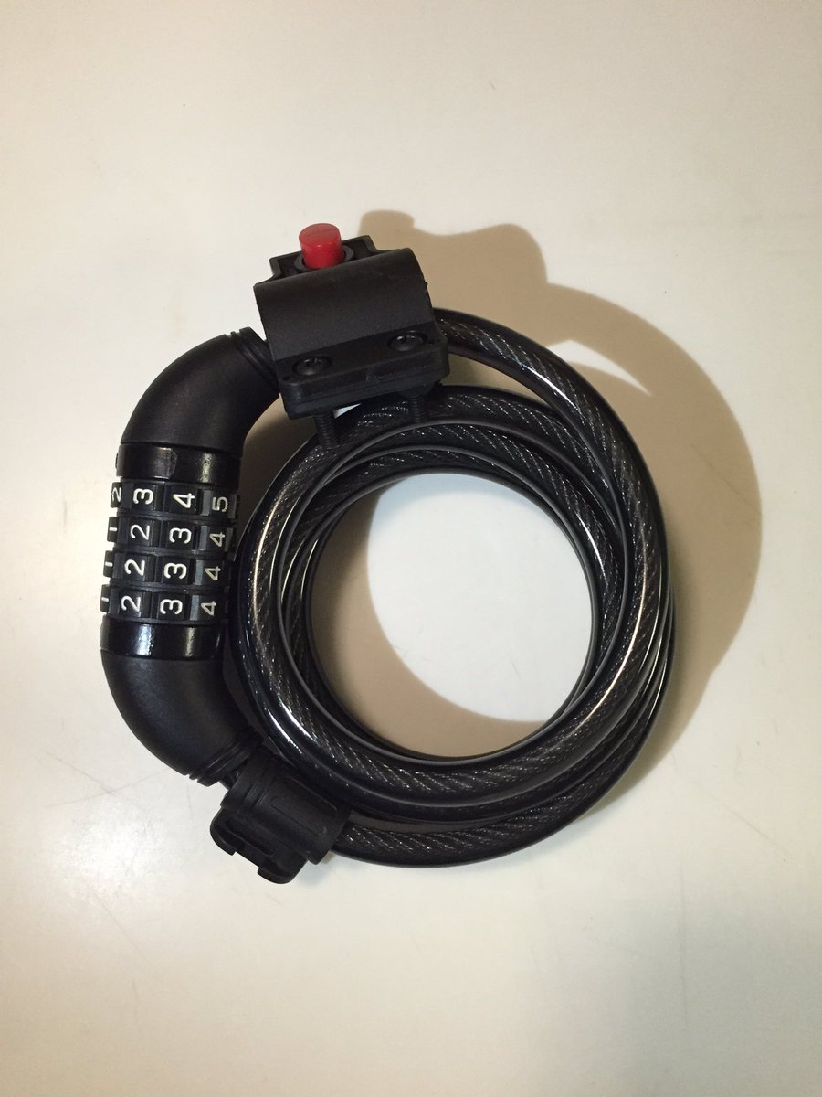 The_ReviewMan's tweet photo. #SafeBestBikeLock This Lock is just the right size for deterring that pesky bandit. Plus it doesn't add much weight while I ride. Awesome https://t.co/pR0b8JQLYt
