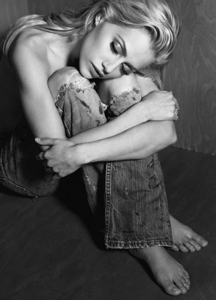 _cynema_'s tweet photo. #BrittanyMurphy x #happybirthday x #cynema 

39 (10.11.1977 - 20.12.2009) https://t.co/RUYcwVpcTO