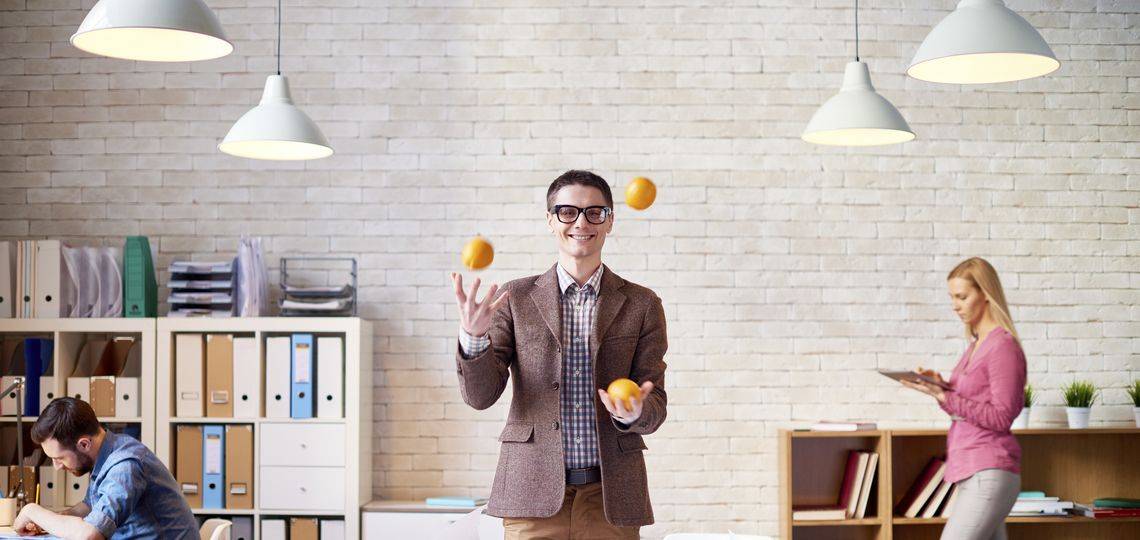 Swiiitch's tweet photo. Déf #slashers: #multipotentialite au mode de vie sur mesure répondant à son besoin de créer&amp;d'innover #Futureofwork https://t.co/1UBKLBWbU0 https://t.co/kfP8gVZmtt