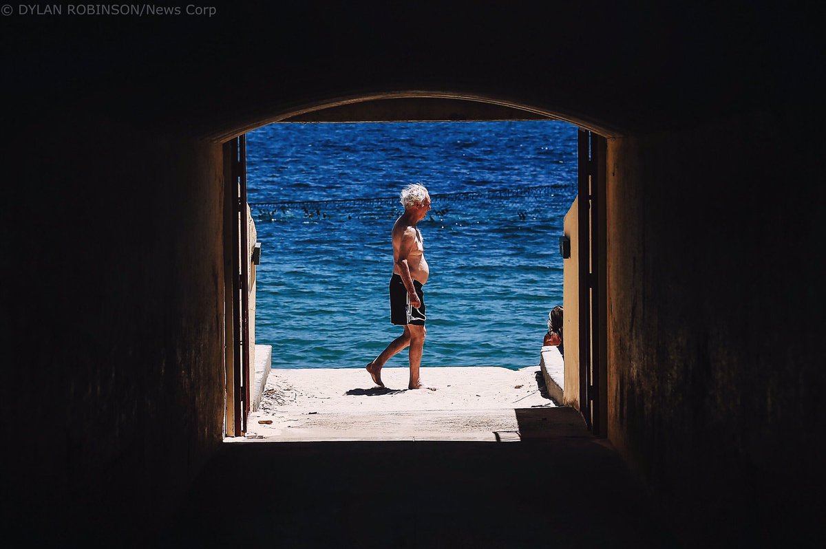 #Tunnel vision at #SharkBeach, #NielsenPark. [ 11:53AM - 7.11.16 ] #DylanRobinson/@dailytelegraph #ocean #beach #Sydney