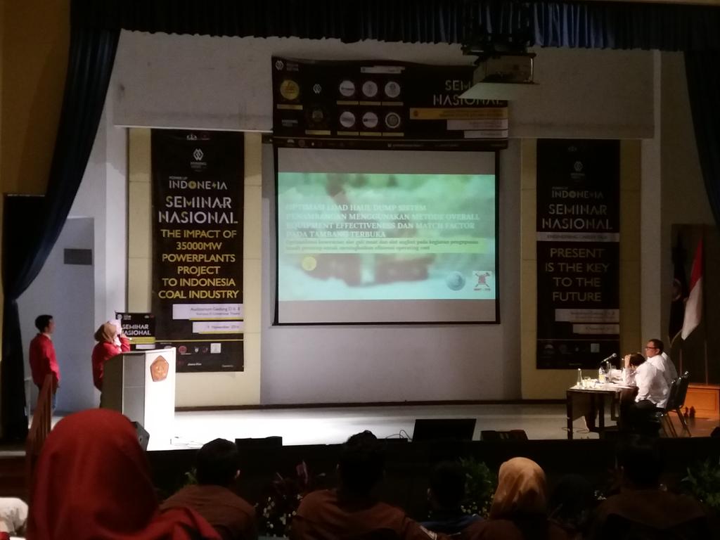 Presentasi ESC Tim B ITB <a href="/HMT_ITB/">HMT-ITB</a> 
#miningweek #miningweek2016