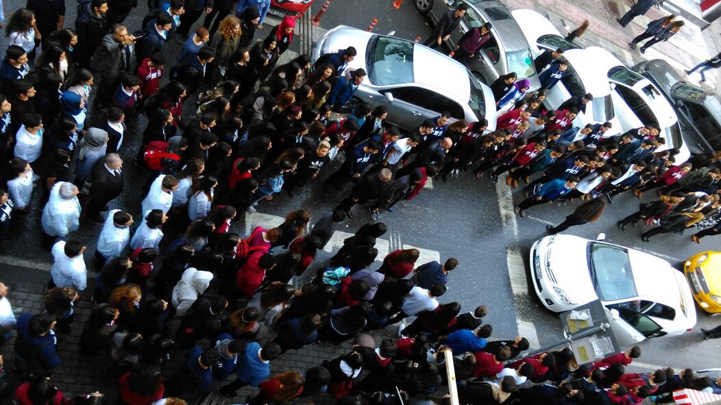 Benim naçiz vücudum, bir gün elbet toprak olacaktır. Fakat Türkiye Cumhuriyeti, ilelebet payidar kalacaktır.
Mustafa Kemal Atatürk