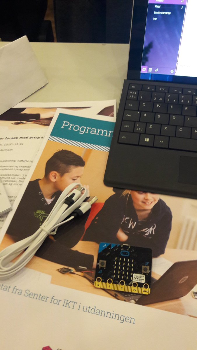 DiggLaering's tweet image. Så heldig at eg er med på erfaringsseminar i #valgfagprogrammering! #programmering #microbit @kidsakoder @kodeiskolen @iktsenteret @Udir