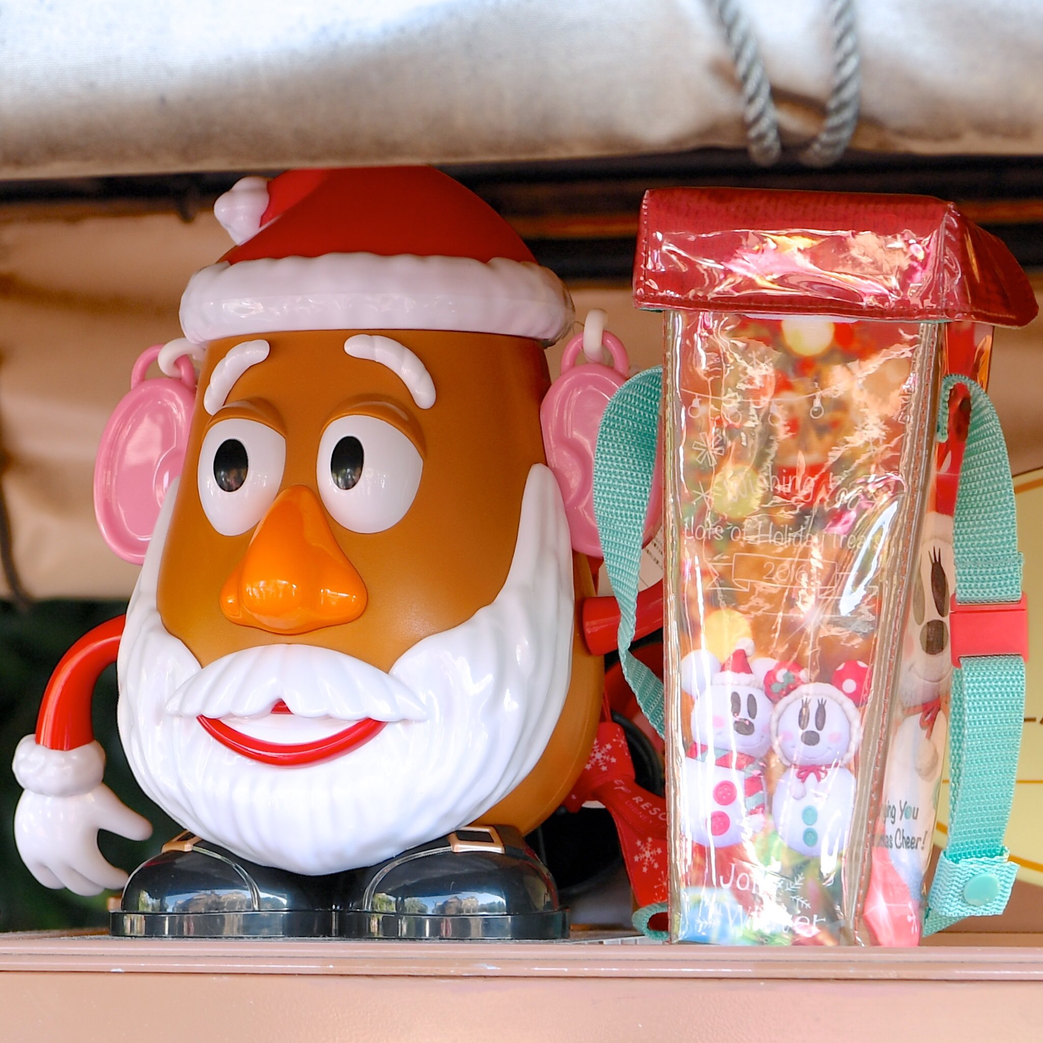 Mezzomikiのディズニーブログ サンタ姿の Mr ポテトヘッド 東京ディズニーリゾート ディズニークリスマス16 ポップコーンバケット発売中 詳しくは T Co 23gcgb7ehe T Co 9bd7otf8dm Twitter