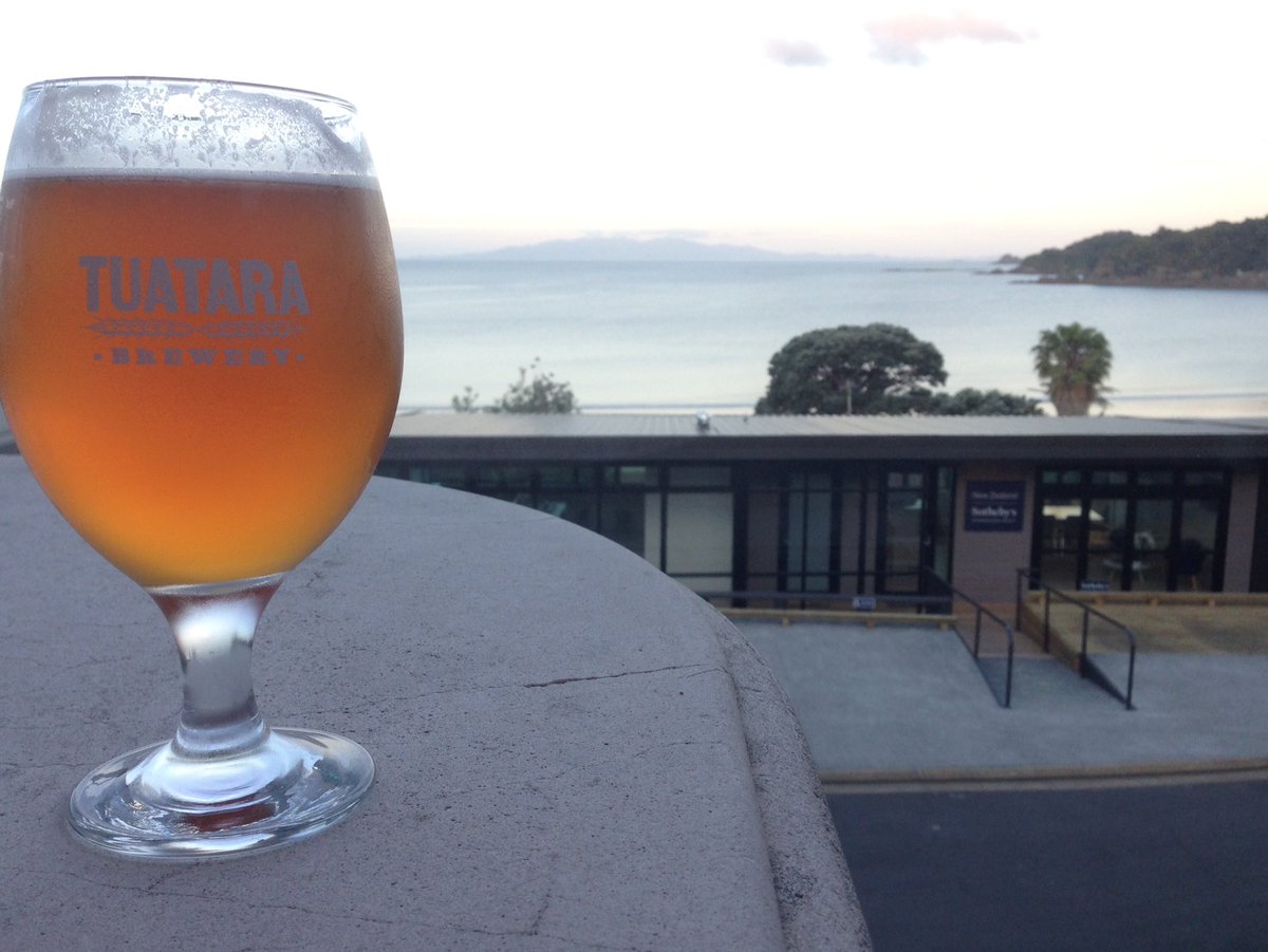 Enjoying a very Kapai @TuataraBrew APA @ Aperitivo Waiheke 🍺
