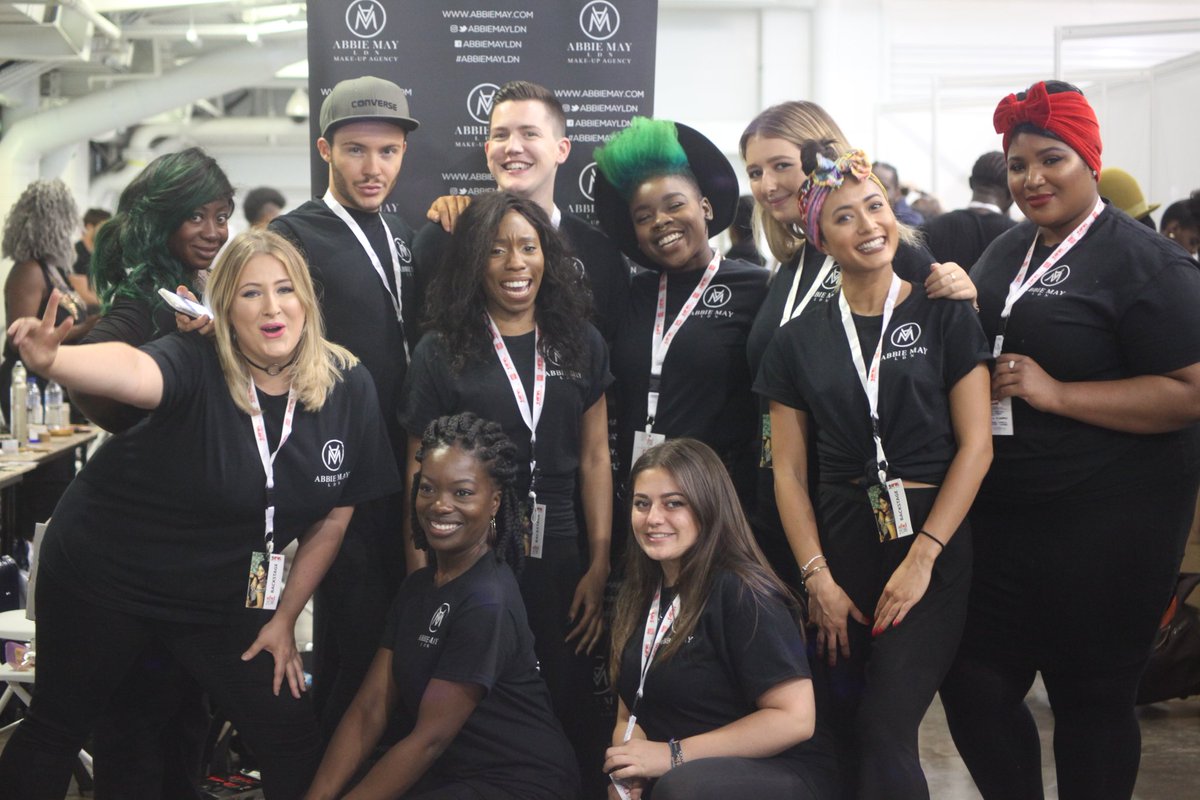 GHOSTRAIN6's tweet photo. #afwl2016 #africafashionweeklondon #makeupartists #London @africafwl https://t.co/O8NQu4jYg9