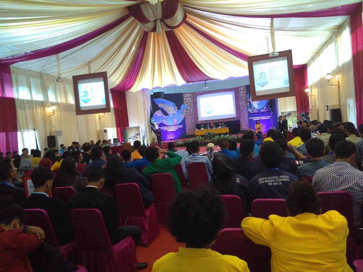 Saat ini perbincangan tentang proker yang dilakukan Universitas yg tergabung dlm korwil 2 #LiputanRBL <a href="/PNMHIIXXVIII/">PNMHII 28 Budi Luhur</a>