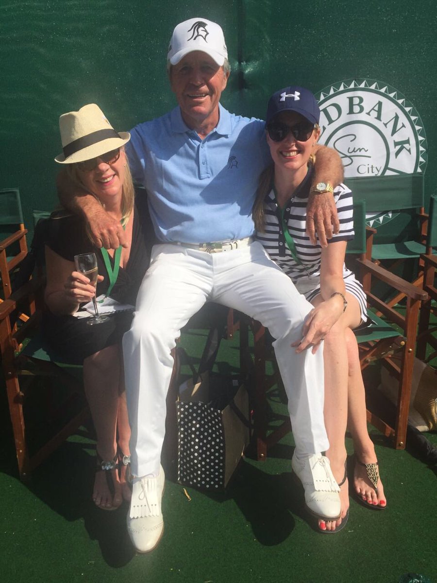 rockasharry's tweet photo. Lucky girls....#zeziaw #NedbankGolfChallenge #SunResortSA #GaryPlayer https://t.co/8jU2TqT597