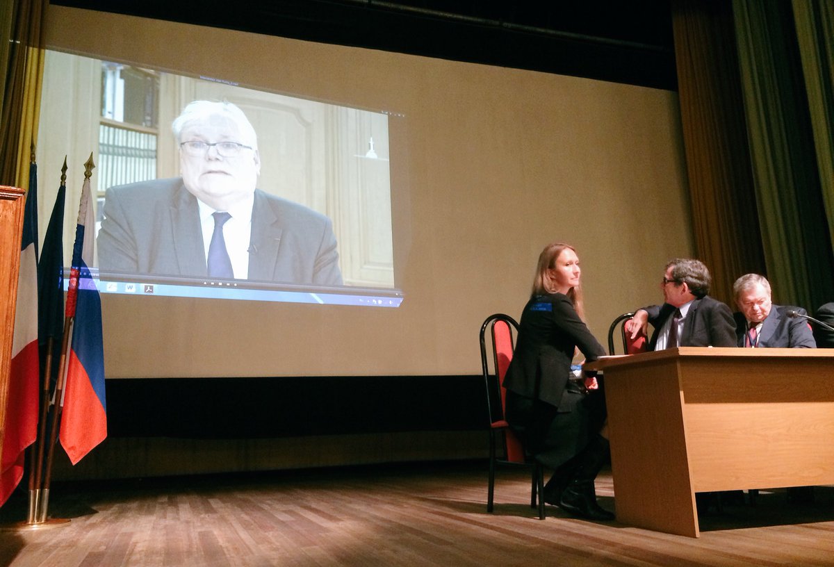 FranceEnRussie's tweet photo. 20 ans de la coopération @CNRS et #RFFI. La cérémonie à la Maison des scientifiques à Moscou. https://t.co/VbT4mM9Xo6