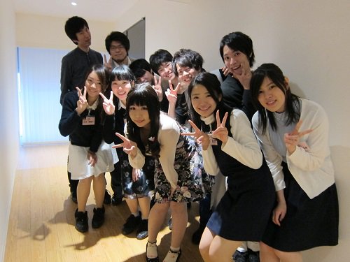 大阪アミューズメントメディア専門学校 大阪amg 声優タレント学科ブログ 卒業生が来校 犬神さんと猫山さん 牛若雪路役 おくさまが生徒会長 新倉あやね役などで活躍中の声優 藤本葵さんが 大阪amgに来訪されました T Co