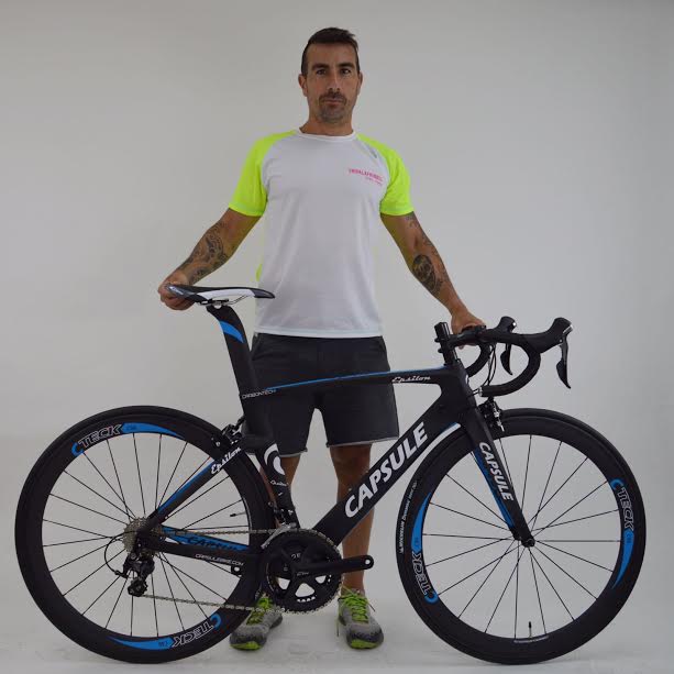 Omar Palma con su nueva Capsule Epsilon con ruedas Cteck C50