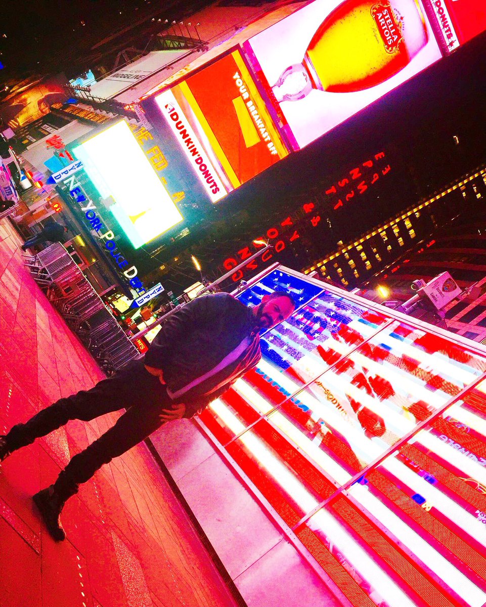 D_Train_'s tweet photo. Empire State of of Mind! 🎬🎥✈️ #USA🇺🇸 #FLY #TrapPlane #Blessed #ThankYou @NYCwebfest @trapplane #Actor https://t.co/mjJV4WRx1g