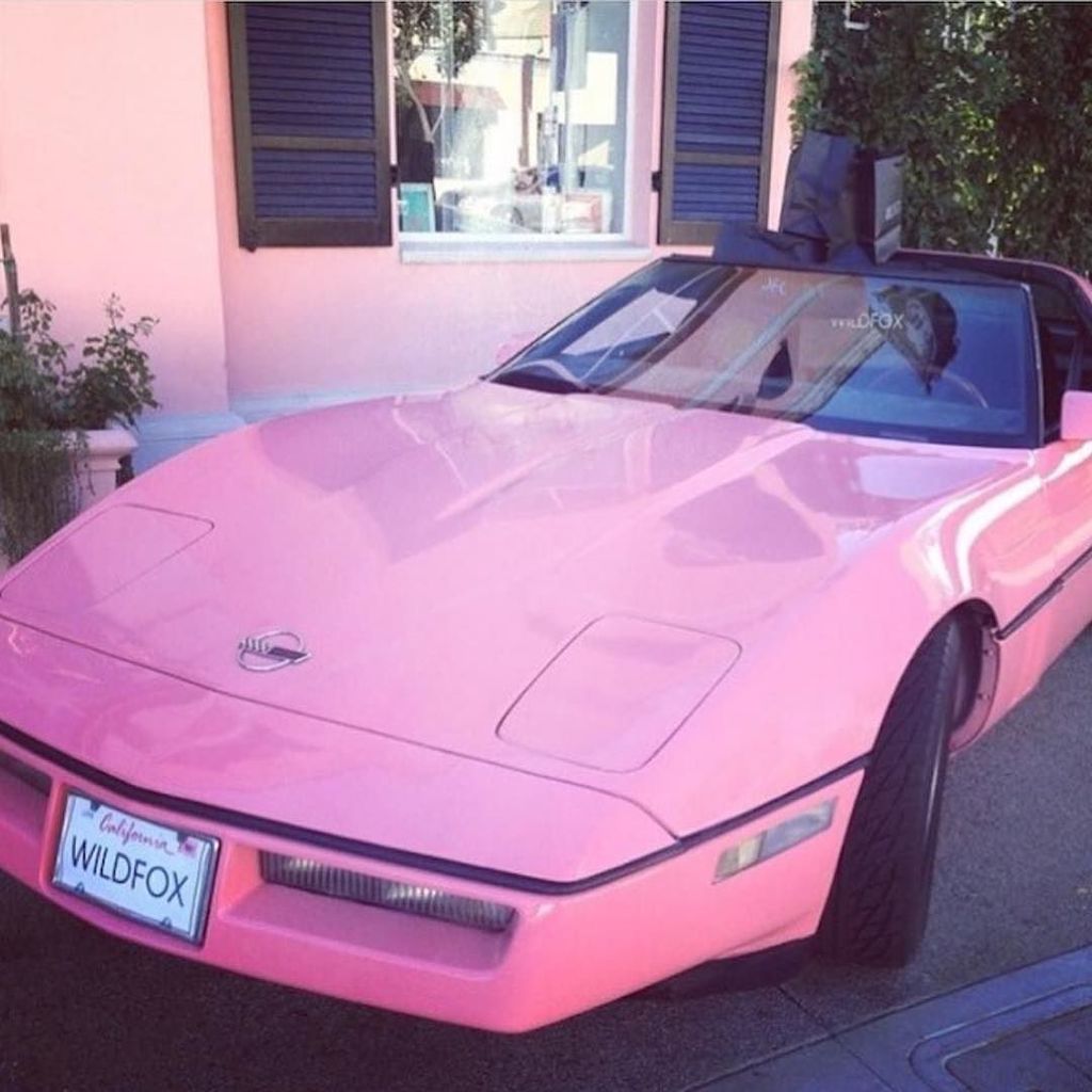 Someone buy me his pink @corvette? 