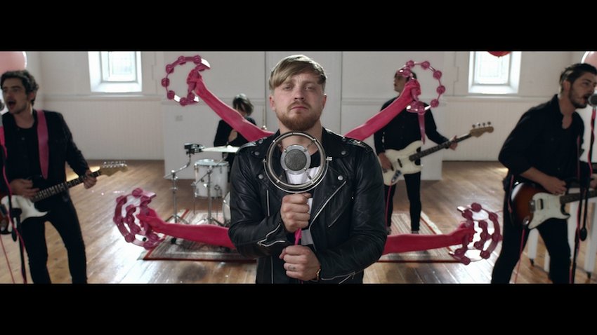 Francois van Coke tweet media