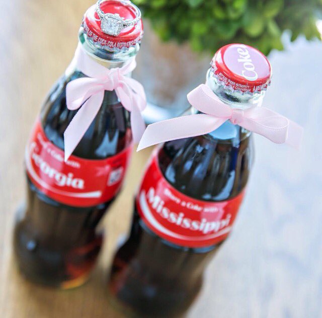 BlushEventComp's tweet image. Cute details always warm my heart! Groom from MS &amp;amp; Bride from GA. Love this fun shot by @michelle_davina_photo !