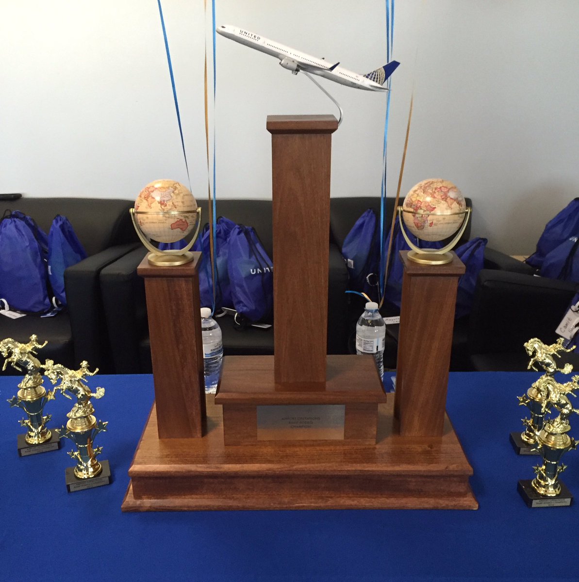 bedoodles's tweet photo. Ramp Rodeo trophy ... Who will win ??? @MikeHannaUAL @weareunited @Scott13138104 #beingunited https://t.co/tYhe0P291u