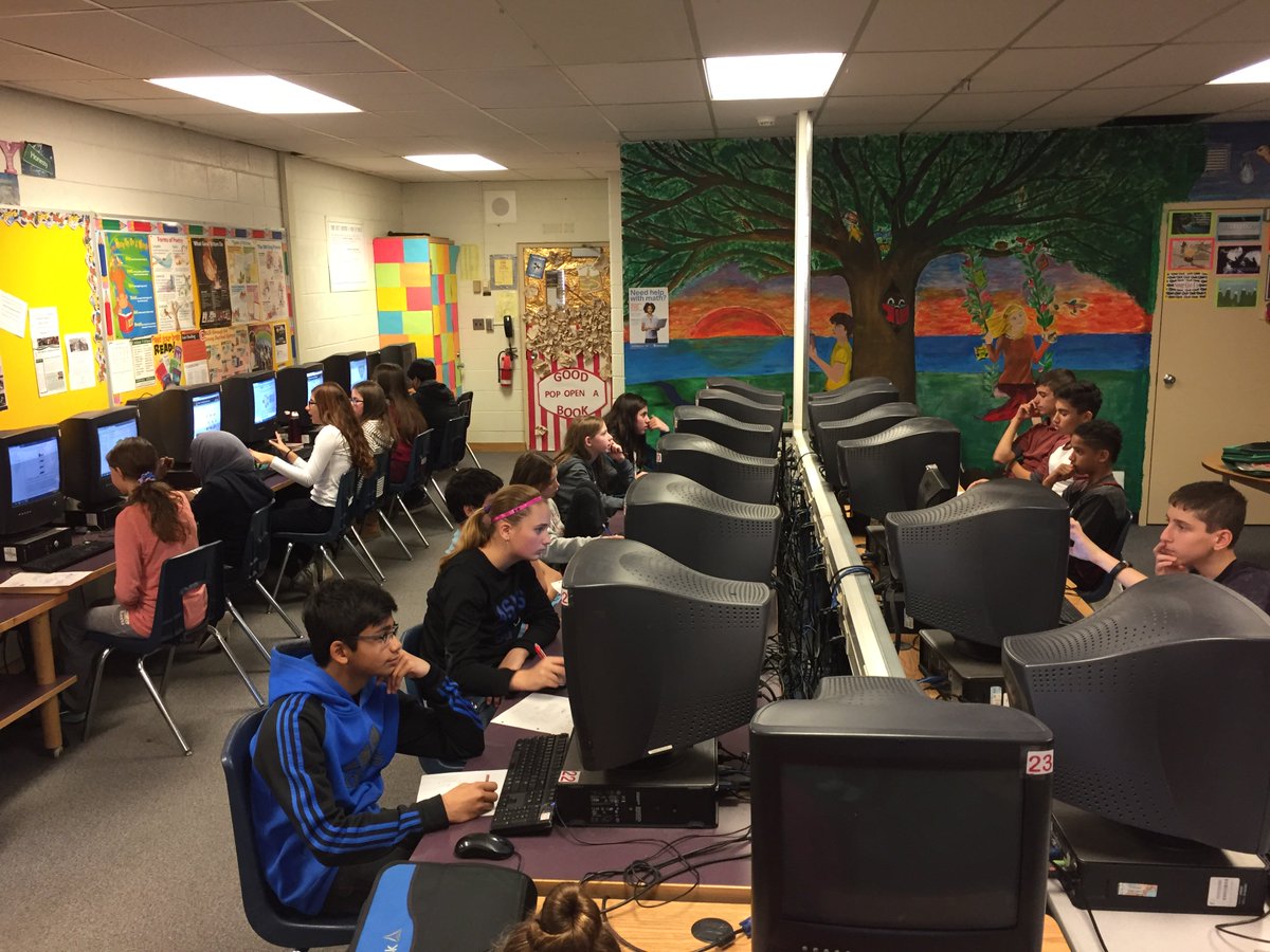 TDSB_Hollycrest's tweet image. University of Waterloo Beaver Computing Challenge at Hollycrest #beavercomputingchallenge